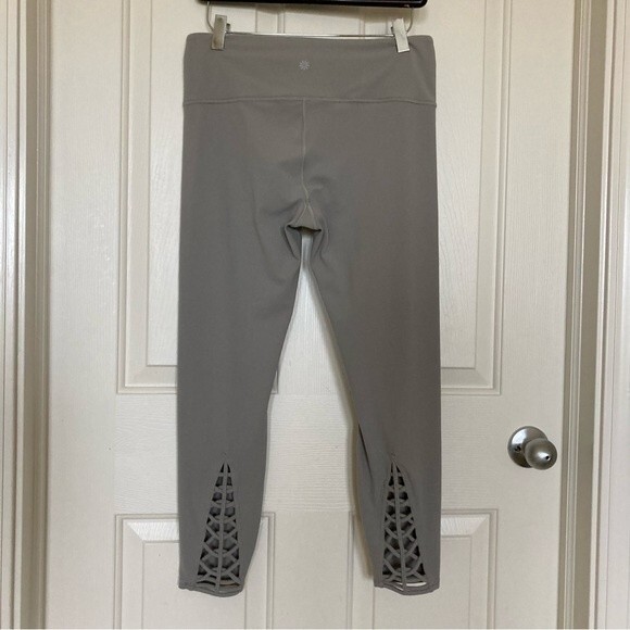 Athleta Savasana Macrame 7/8 Tights Medium - Picture 3 of 13